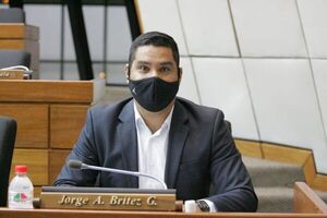 Diputado cuestiona intención de sancionarlo por participar de incidentada protesta antivacuna - Nacionales - ABC Color