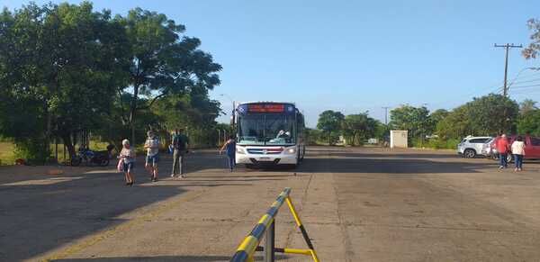 Disminuye ingreso de personas por el puente San Roque González