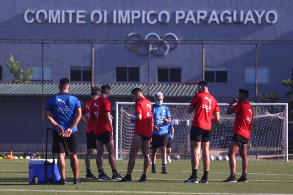 Se suma un futbolista más a los trabajos de 'jugadores libres' de la Albirroja