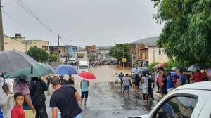 Lluvia deja 5 muertos y 10.000 desalojados en Minas Gerais
