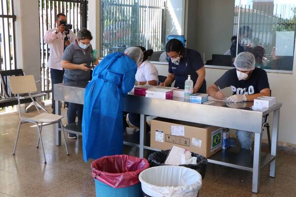 Crónica / Hendy con positivos al covid en el Este del país