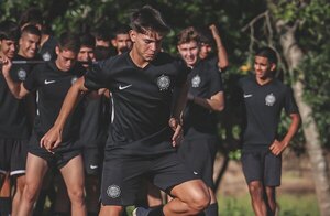 ¿Olimpia tampoco puede inscribir jugadores en formativas?
