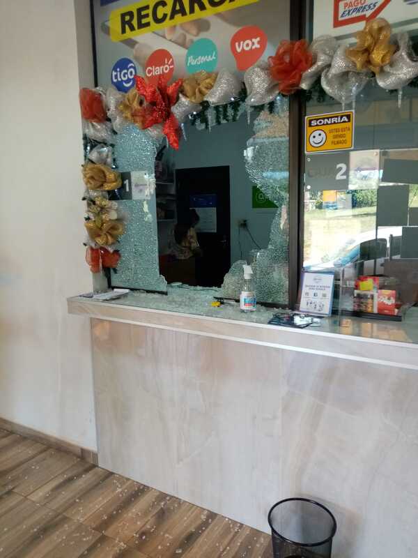Delincuentes asaltan local de cobranzas en el barrio Santa María de Encarnación