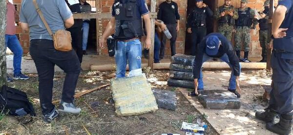 Desbaratan presunta red de tráfico internacional de drogas en Itapúa - Nacionales - ABC Color