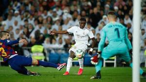 Crónica / Real Madrid le dio su teté al Barcelona