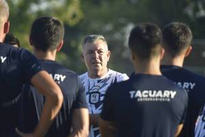Crónica / “La gente de Tacuary merece que su equipo permanezca en Primera”, he´í Lanata