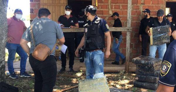 La Nación / Incautan 340 kilos de marihuana escondida en hipódromo de Alto Vera
