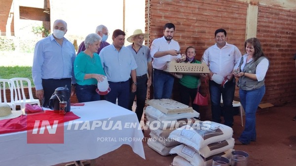 SAN RAFAEL DEL PNÁ.: ENTREGAN POLLITOS E INSUMOS PARA 80 MUJERES CAMPESINAS - Itapúa Noticias