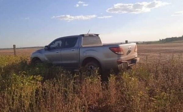 Robo de avión: hallan abandonada camioneta robada durante asalto