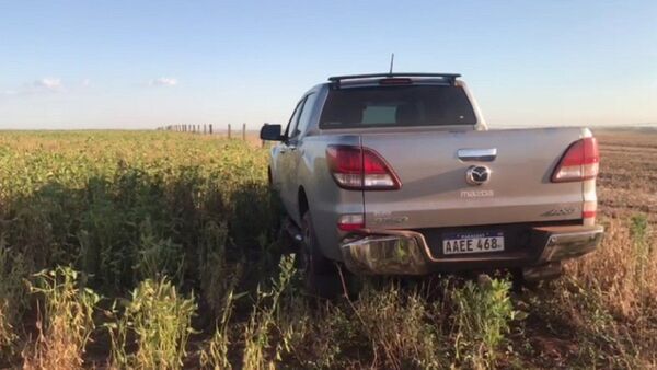 Delincuentes abandonan camioneta robada en San Cristóbal