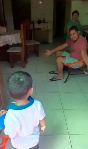 Crónica / [VIDEO] El ¡bebé milagro! que se salvó tras ser atropellado volvió a su casa
