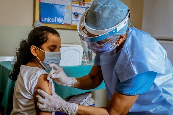 En Uruguay ya comenzó la vacunación contra el covid-19 para niños de 5 a 11 años - ADN Digital