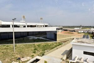 Gremio lamenta falta de fiscalización externa en las obras del aeropuerto - Nacionales - ABC Color