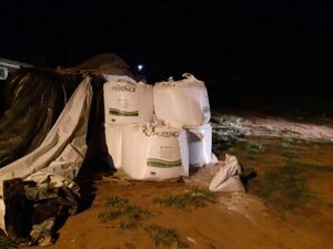 Policía recupera millonaria carga de fertilizantes en Caaguazú - Noticiero Paraguay