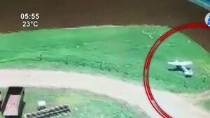 Hombres vestidos de policías robaron una avioneta