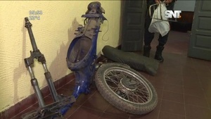 Lustrabotas detenidos por hurto de motocicleta - SNT