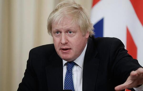 Por haber participado en fiesta clandestina, su propio partido pide a Johnson que renuncie