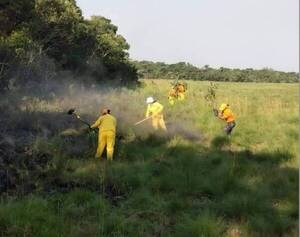 Crónica / Voluntarios de Mbyjapey apagaron ayer su primer incendio forestal