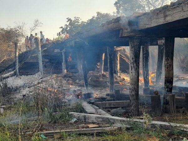 Desconocidos quemaron puente de madera en el Chaco