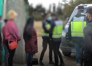 Crónica / Ho'a banda que ¡explotaba a paraguayas! en España