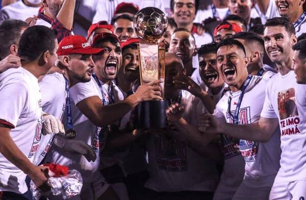 Crónica / Cumple del presi: Así le felicitó el “capi”
