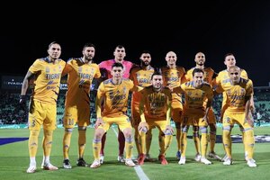 Con Carlos González de titular, Tigres rescata un agónico empate ante Santos