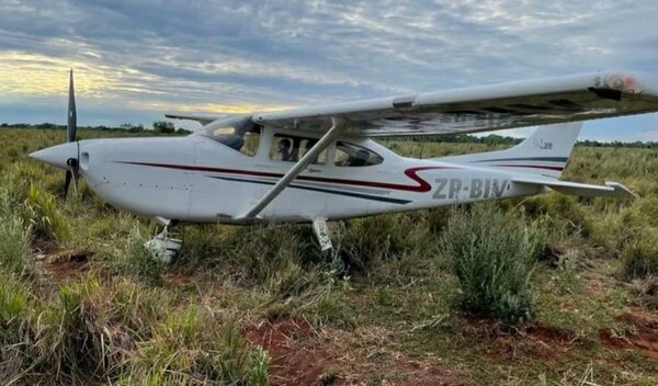 Abandonaron en San Alfredo avioneta robada en el Este