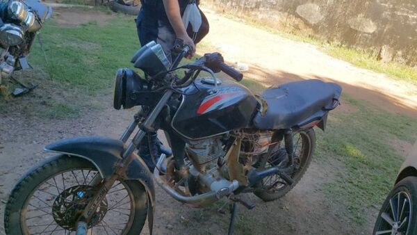 Abandonan en la vía pública motocicleta denunciada como hurtada en Concepción