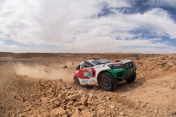 Lafarja y Arrieta superan la etapa 11 del Dakar 2022