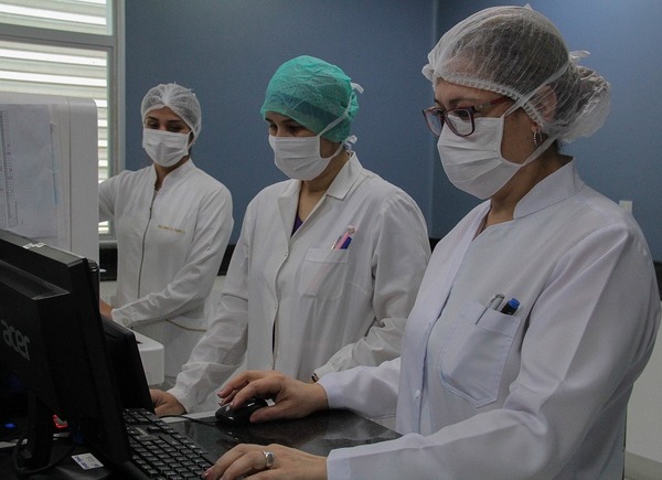 El 75% de los testeos de covid de las últimas semanas se analizaron en laboratorios del Ministerio de Salud - .::Agencia IP::.