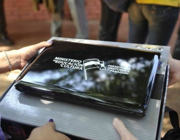 Entregarán notebooks a instituciones educativas de Itapúa