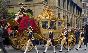 Diario HOY | Rey de Holanda abandona su carroza dorada que glorifica la esclavitud