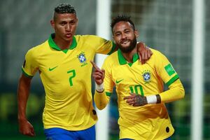 Brasil se mide a Ecuador y Paraguay sin Neymar pero con Dani Alves y Coutinho - Fútbol Internacional - ABC Color