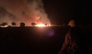 Bomberos instan a tener mayor conciencia para evitar grandes incendios en el Chaco