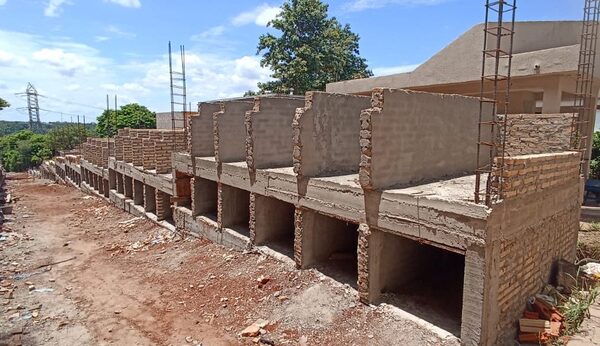 Obras de columbarios abandonadas por empresa que sería de «maletín»