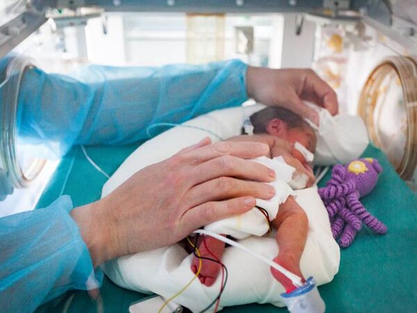Joven madre clama por terapia neonatal para su bebé recién nacido | Noticias Paraguay