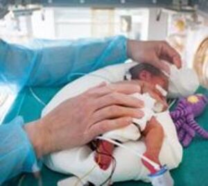 Bebé prematuro necesita terapia neonatal de forma urgente - Paraguay.com