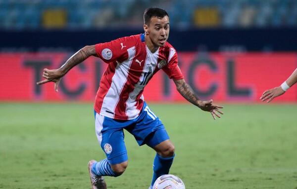 El “Kaku” Romero con rotura de ligamento cruzado