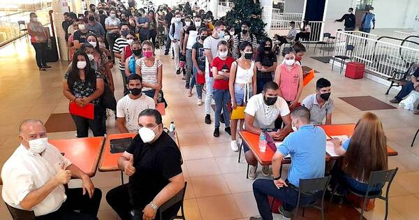 La Nación / Exitosa nueva feria de empleos de la ANR