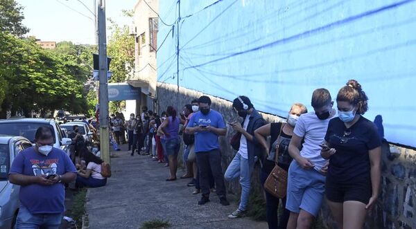 Ómicron: tras ingreso de variante positividad de testeos es del 21% - Nacionales - ABC Color