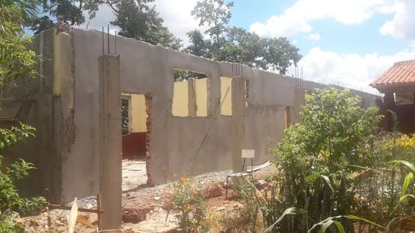 Docentes preocupados por gran cantidad de obras inconclusas en escuelas de CDE - La Clave