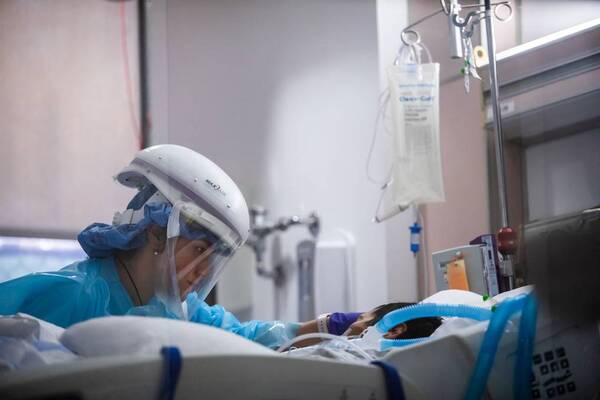 Al menos 75% de los que mueren por Covid son gente no vacunada