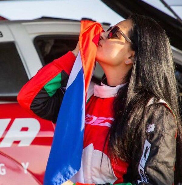 Andrea Lafarja terminó el Dakar: “Lo logramos juntos. ¡Viva Paraguay!” - Gente - ABC Color