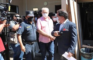 Ramón González Daher fue detenido tras llegar a la Fiscalía - Noticiero Paraguay
