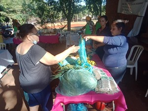 Hortigranjeros franqueños ofrecen productos todos los jueves en la plaza 15 de Mayo - La Clave