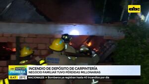 Depósito de una carpintería totalmente incendiada - ABC Noticias - ABC Color