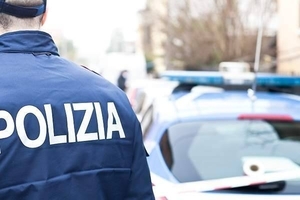Diario HOY | Sindicato de policía de Italia protesta contra mascarillas anticovid rosadas