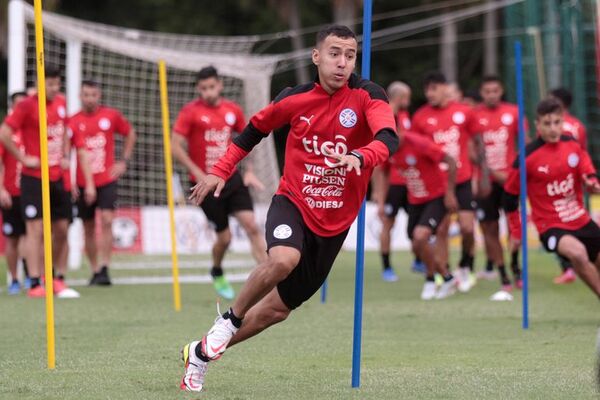 Barros Schelotto espera que la Albirroja no sienta la ausencia del Kaku Romero - Selección Paraguaya - ABC Color