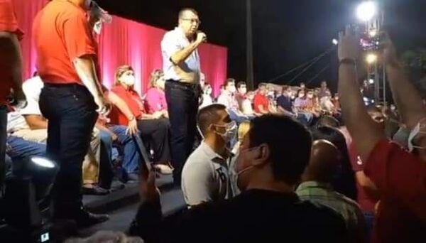 Senador Osorio denuncia que el cartismo le ofreció “grandes cantidades de dinero” para apoyar a Santi Peña - Nacionales - ABC Color
