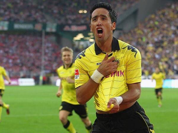Crónica / El “Trico” analiza la posibilidad de reforzarse con Lucas Barrios